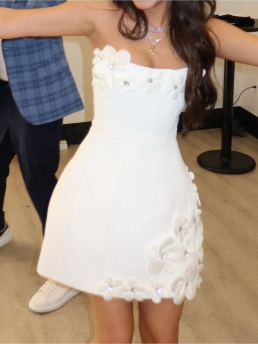 Bronx Banco
Estelle 3D Floral Strapless Minidress - Picture 8 of 8